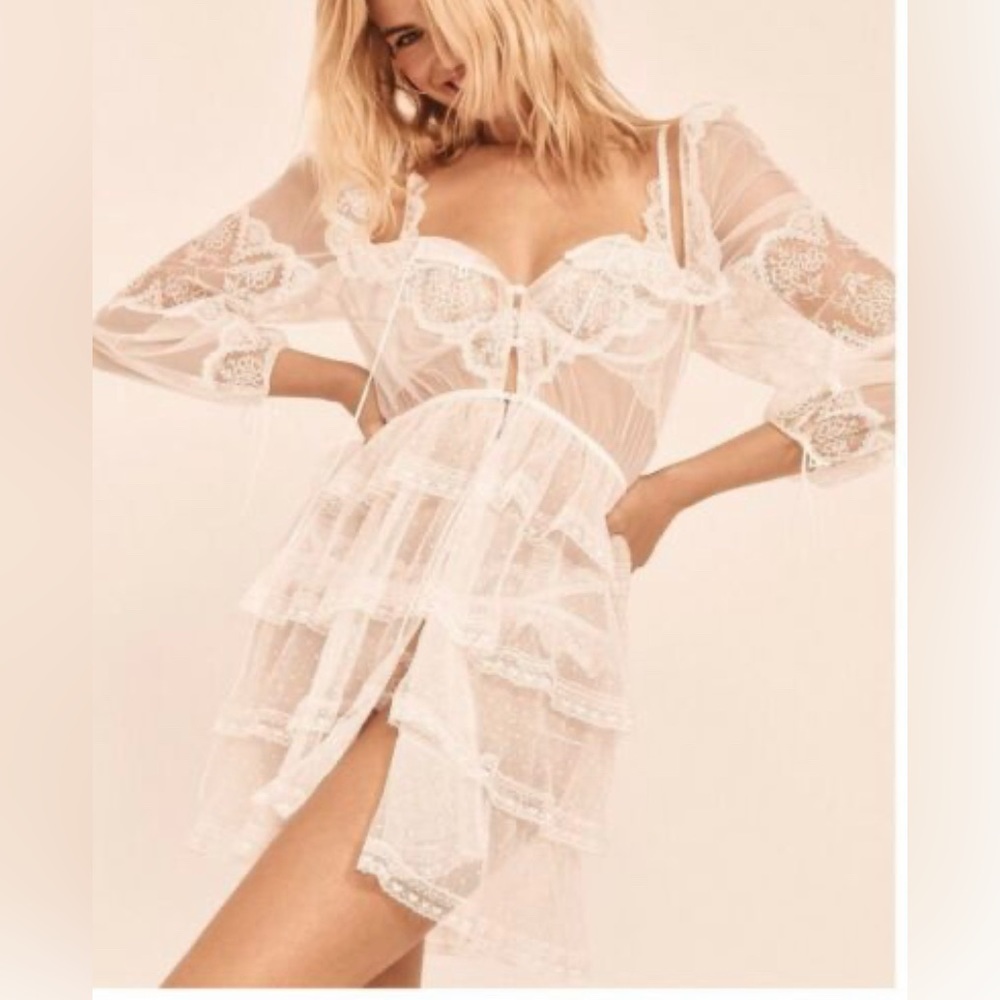 New with tags for love and lemons robe